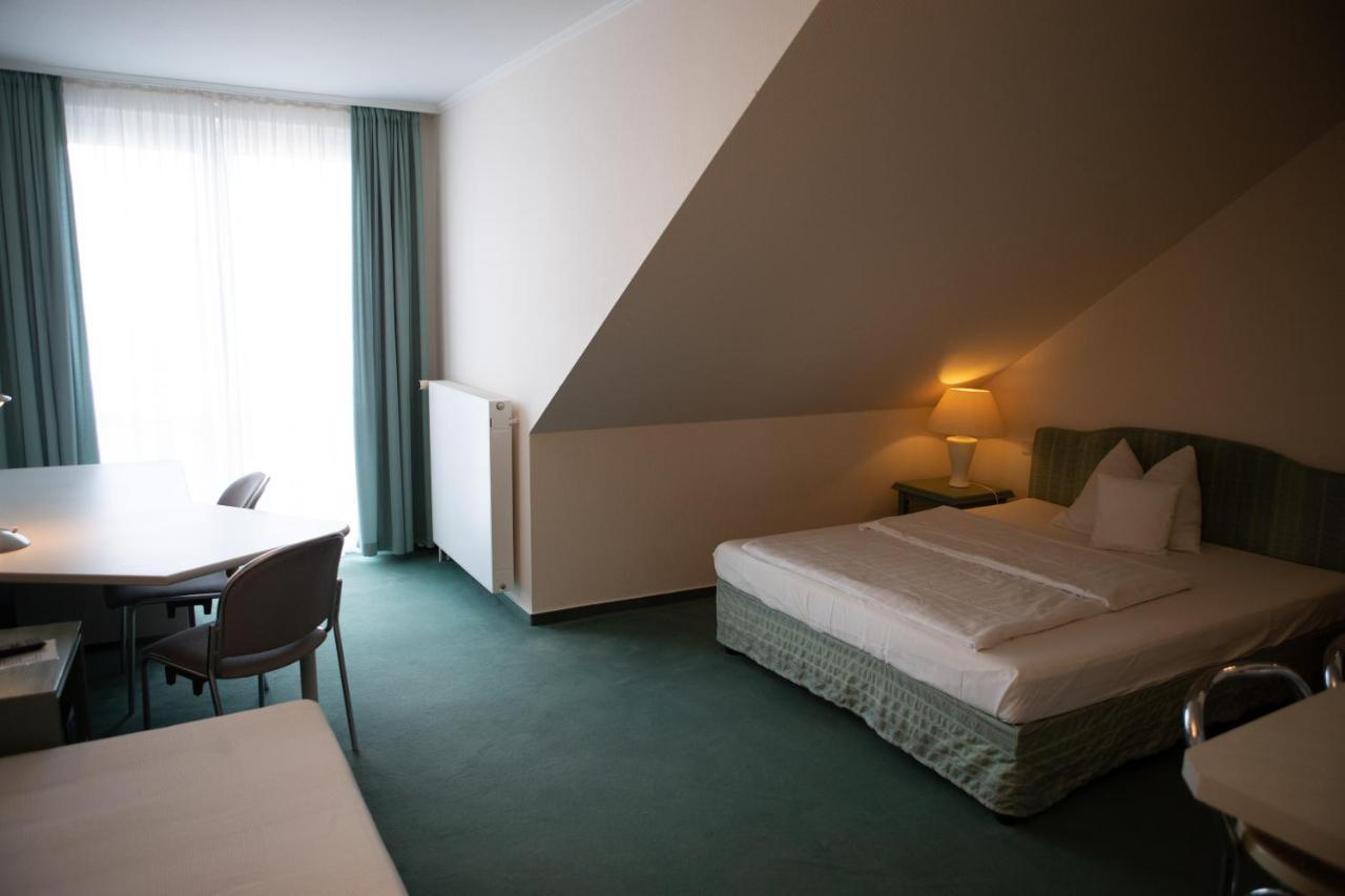 Pepb Schulungshotel Sarstedt Esterno foto
